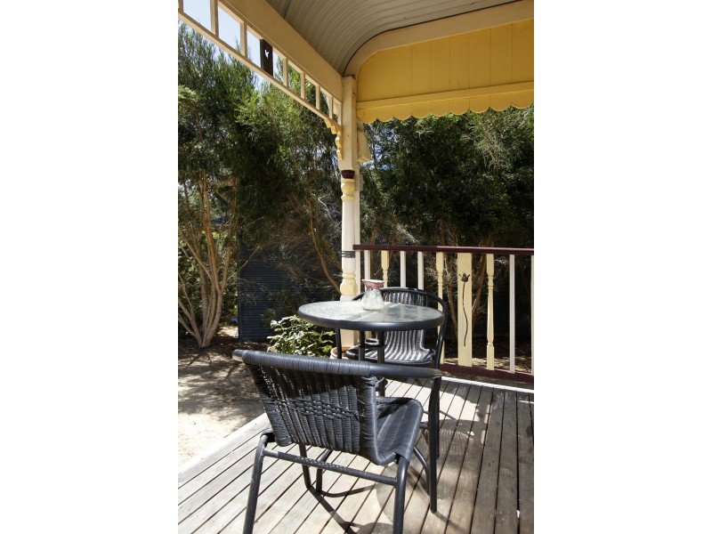 6 Celebes Court, The Honeysuckles VIC 3851