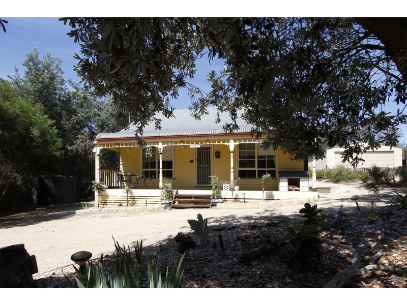 6 Celebes Court, The Honeysuckles VIC 3851