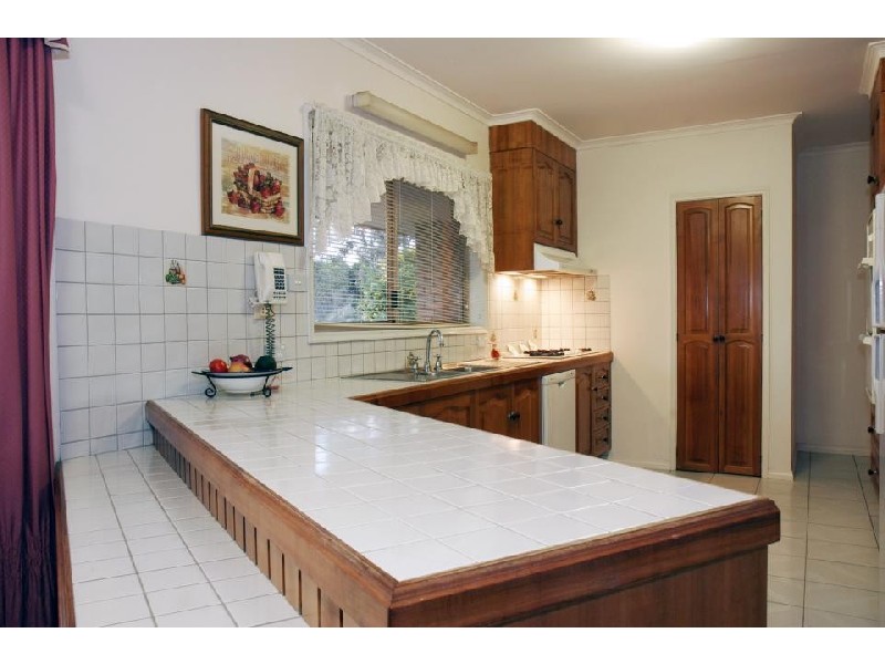 12 Rhodes Drive, Sale VIC 3850