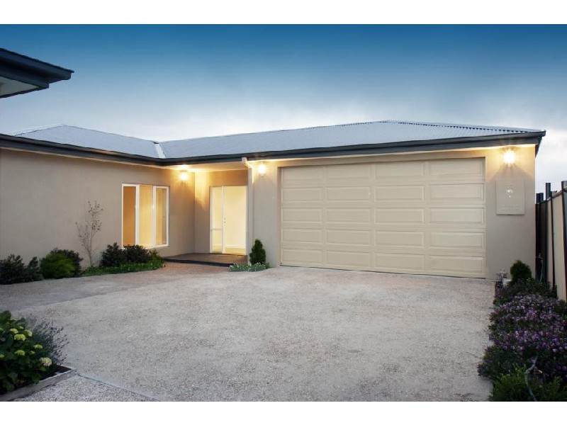 2/96  Landy Street, Maffra VIC 3860
