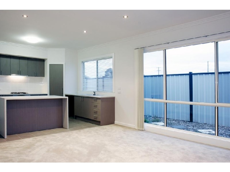 2/96  Landy Street, Maffra VIC 3860