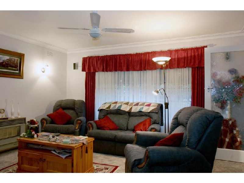 17 Weir Street, Sale VIC 3850