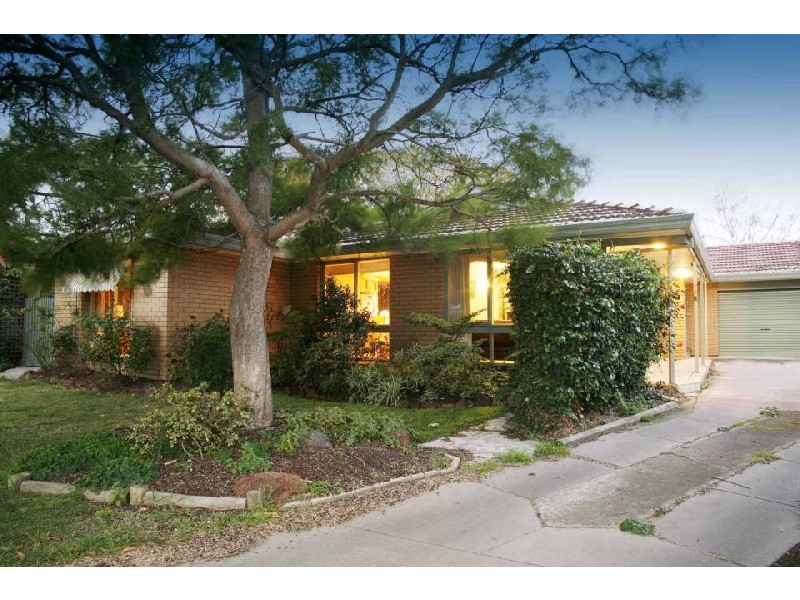 8 Julie Court, Sale VIC 3850