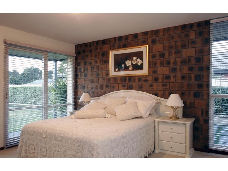 11 Nest Court, Sale VIC 3850