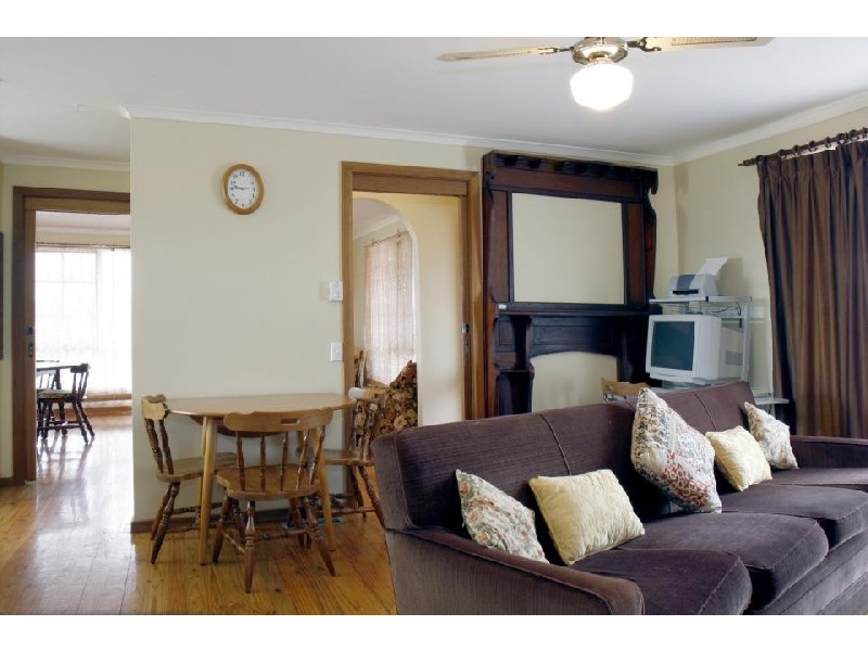 28 Moore Street, Rosedale VIC 3847