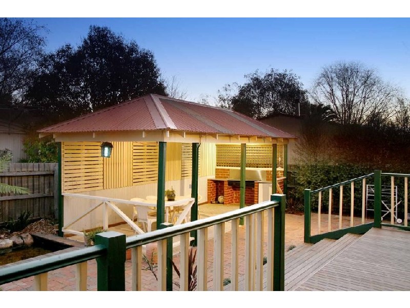 16 Acacia Avenue, Sale VIC 3850