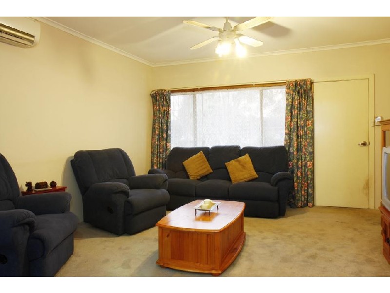 17 Cartledge Way, Sale VIC 3850