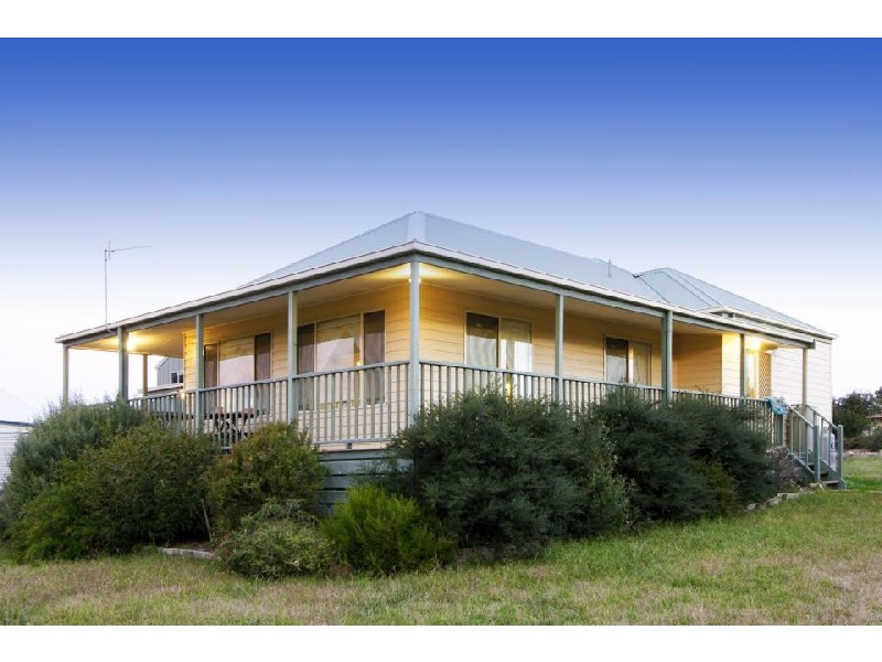 19 Highfield Drive, Sale VIC 3850
