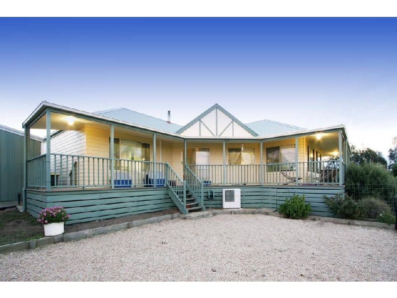 19 Highfield Drive, Sale VIC 3850