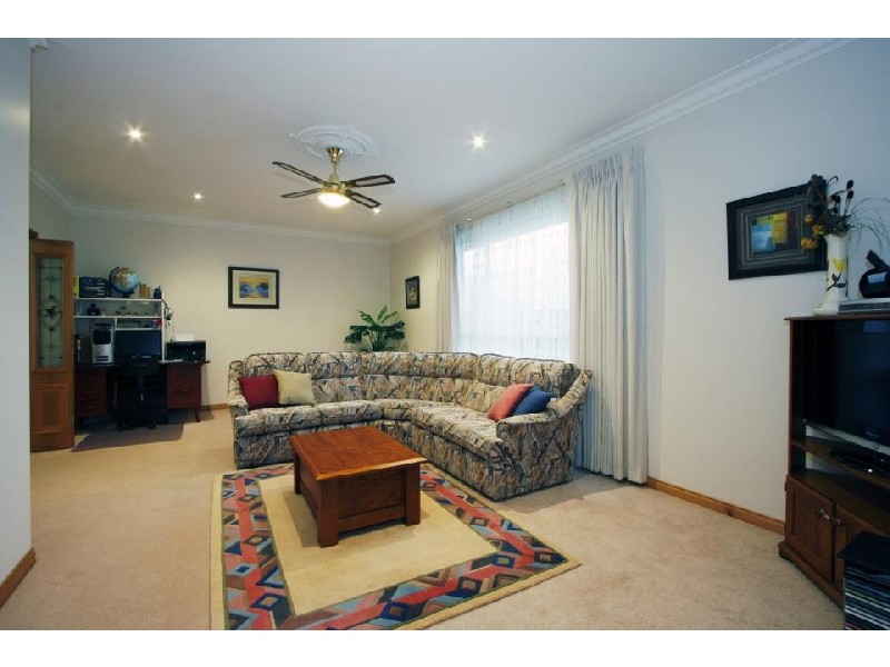 9 Ibis Way, Longford VIC 3851