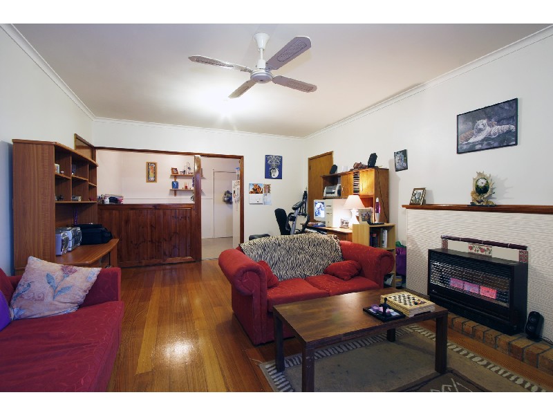 18 Overend Crescent, Sale VIC 3850