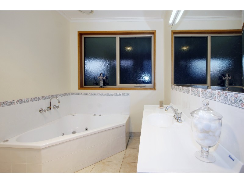17 Somerton Park Road, Sale VIC 3850