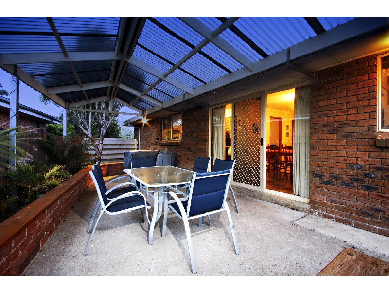 16 Helen Crescent, Sale VIC 3850