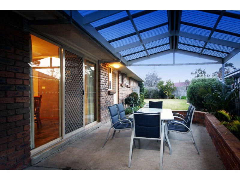 16 Helen Crescent, Sale VIC 3850