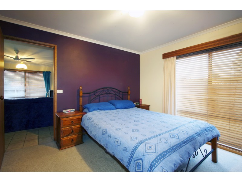 1 Loughnan Court, Wurruk VIC 3850