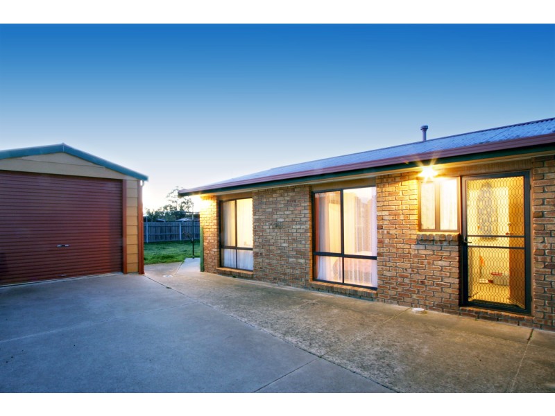 1 Loughnan Court, Wurruk VIC 3850