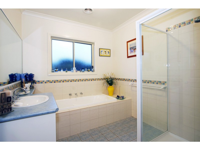 16 Pelican Street, Sale VIC 3850