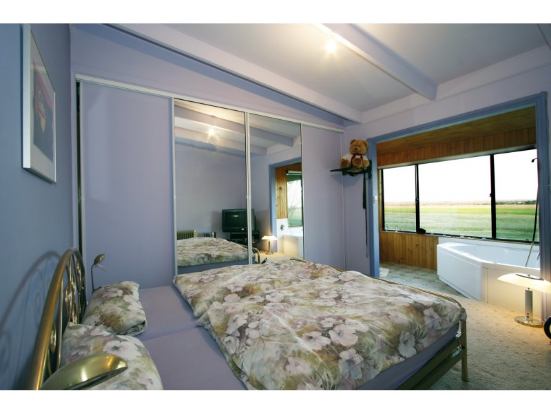 2349 Seaspray Road, Seaspray VIC 3851