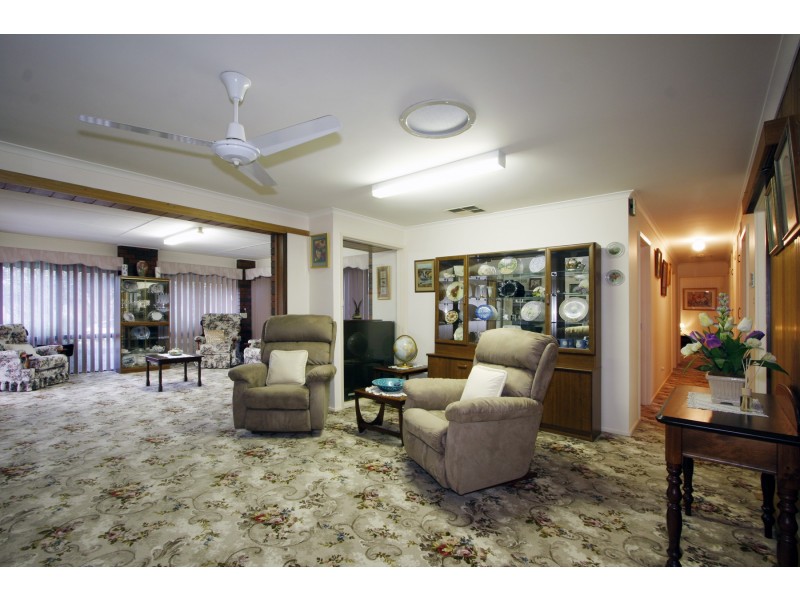 14 Phillip Crescent, Sale VIC 3850