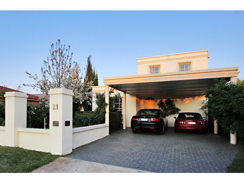 21 Woodburne Drive, Sale VIC 3850