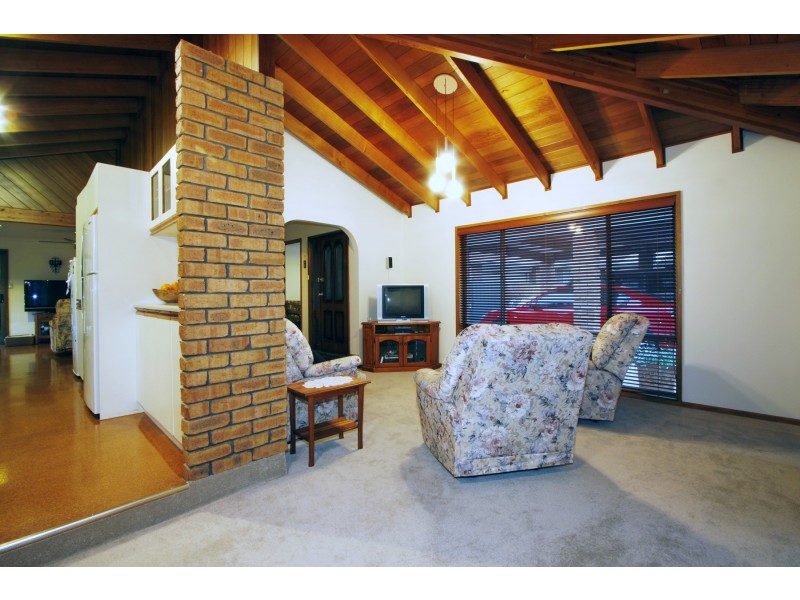 34 Helen Crescent, Sale VIC 3850