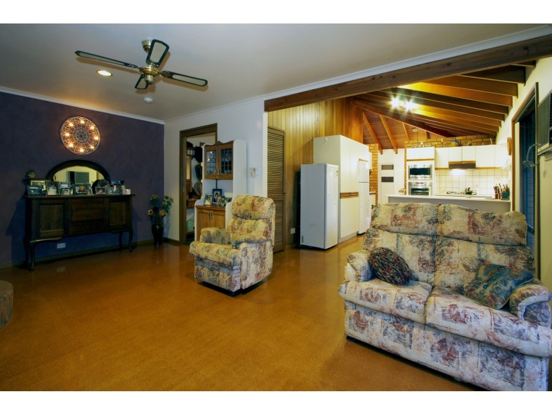 34 Helen Crescent, Sale VIC 3850
