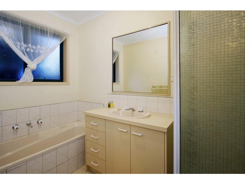2/110 Tyers Street, Stratford VIC 3862