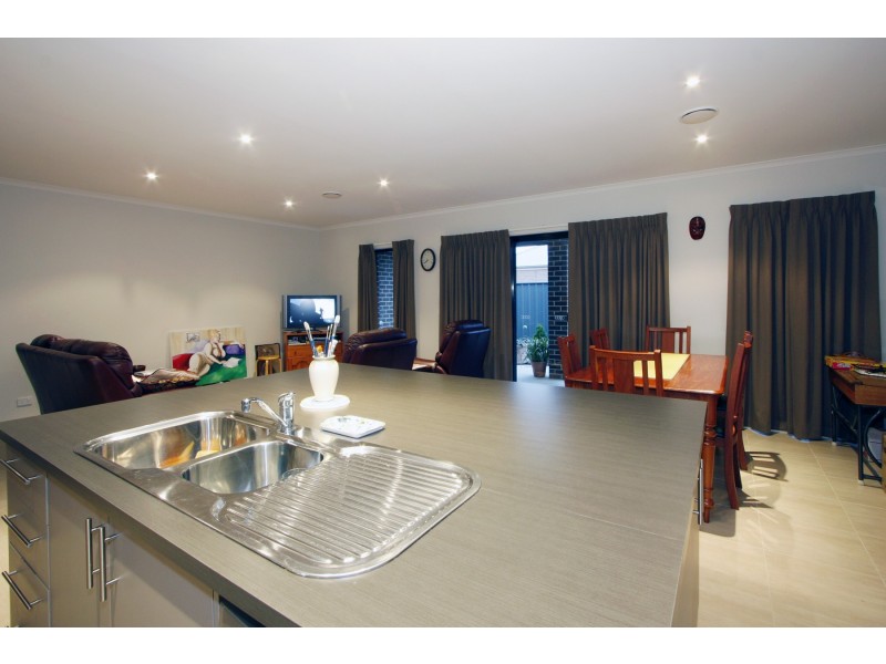 34 Dryden Place, Sale VIC 3850