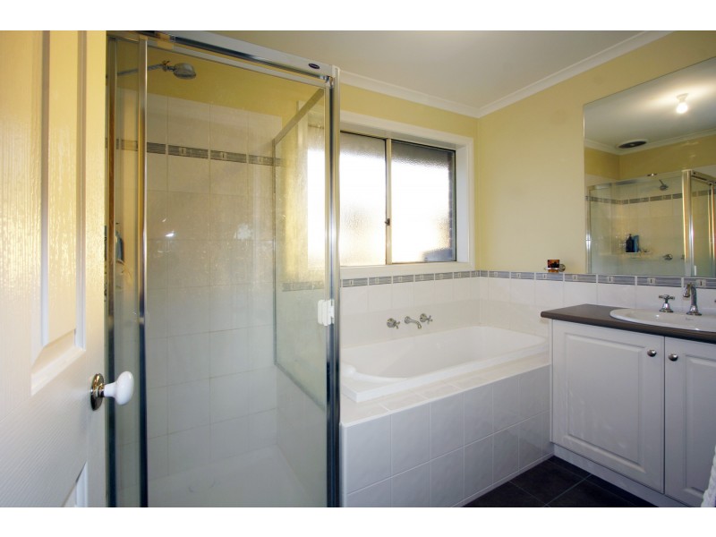 77 Reid Drive, Wurruk VIC 3850