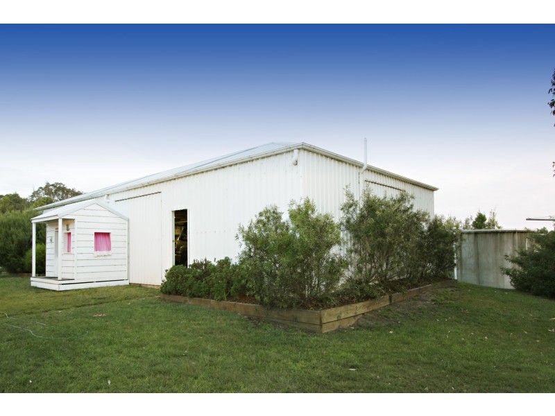 437 Briagolong Road, Stratford VIC 3862