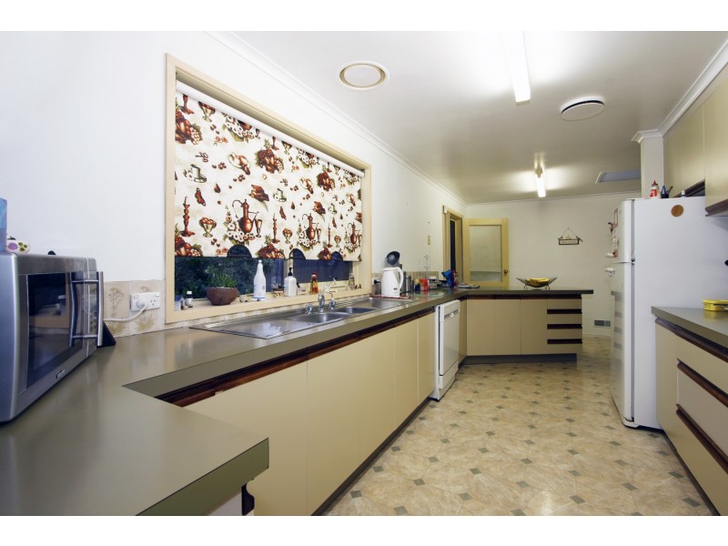 4 Lynette Court, Sale VIC 3850