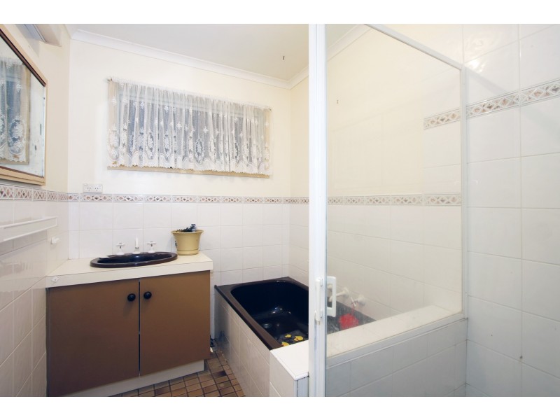 4 Lynette Court, Sale VIC 3850