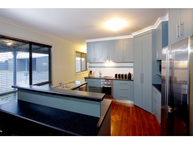 27 Evelyen Drive, Sale VIC 3850