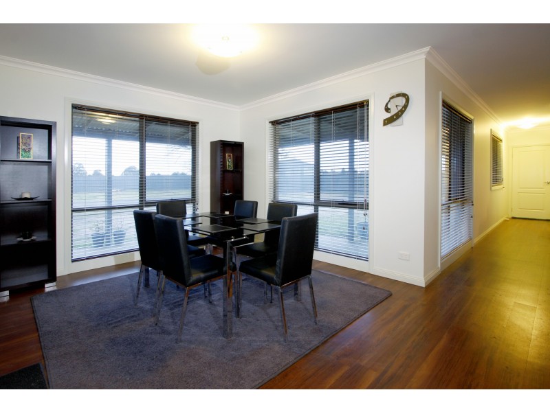 27 Evelyen Drive, Sale VIC 3850