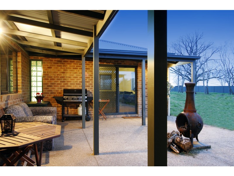 27 Evelyen Drive, Sale VIC 3850