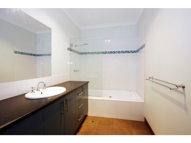 27 Evelyen Drive, Sale VIC 3850