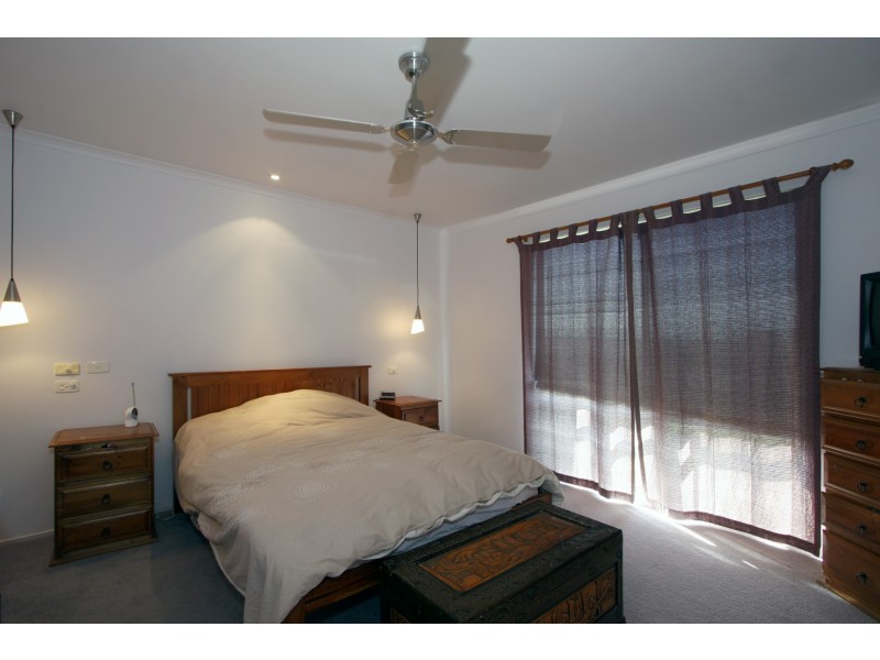 8 High Street, Longford VIC 3851