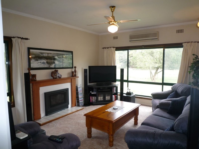 549 Nambrok Hall Road, Nambrok VIC 3847