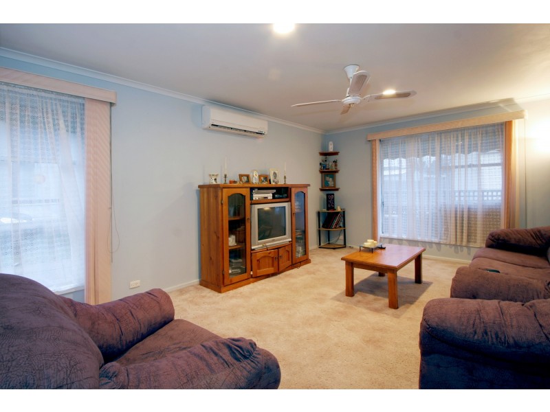 6 Chalmer Court, Sale VIC 3850