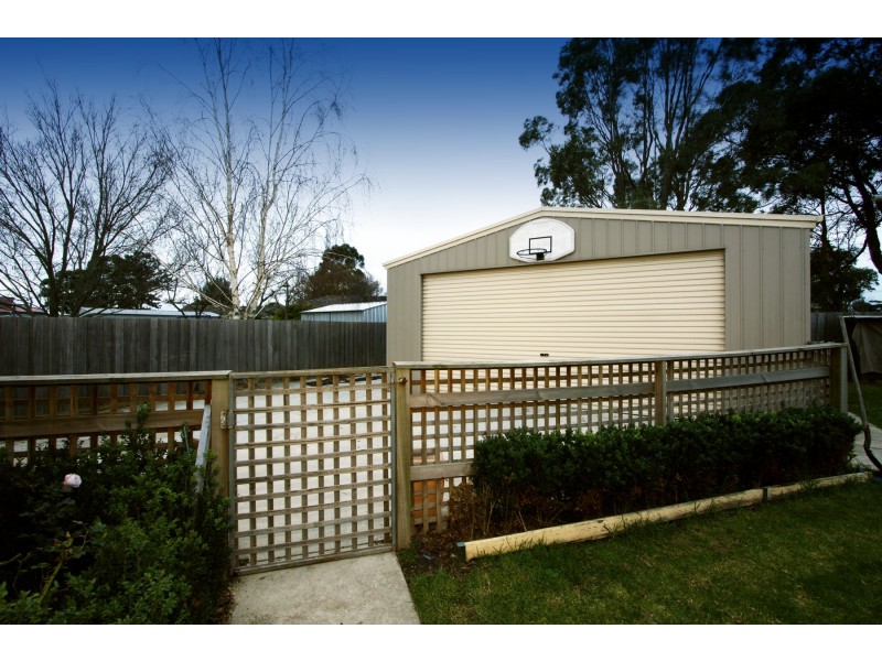 6 Chalmer Court, Sale VIC 3850