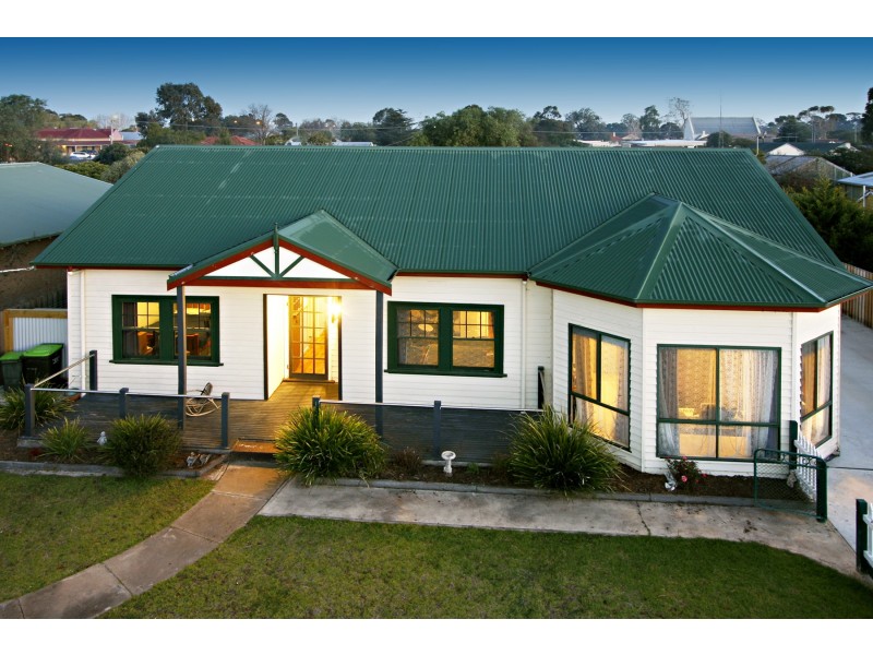 6 Hobson Street, Stratford VIC 3862
