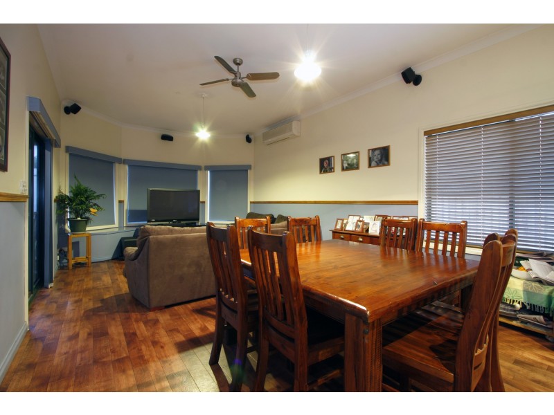 6 Hobson Street, Stratford VIC 3862