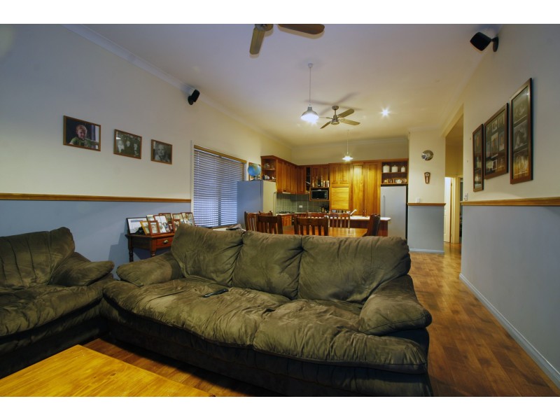 6 Hobson Street, Stratford VIC 3862