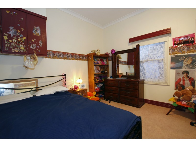 6 Hobson Street, Stratford VIC 3862