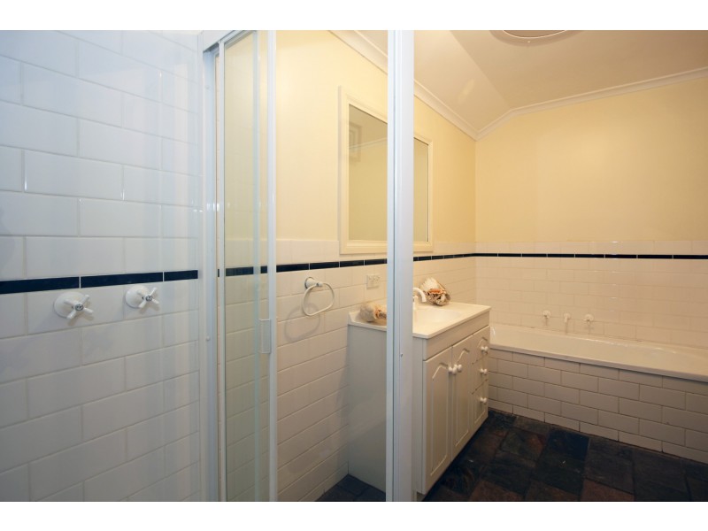 6 Hobson Street, Stratford VIC 3862