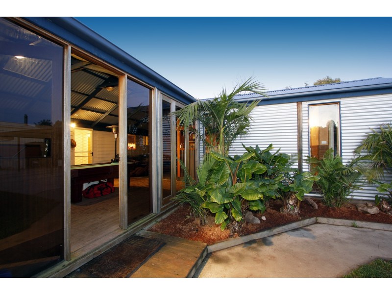 6 Hobson Street, Stratford VIC 3862
