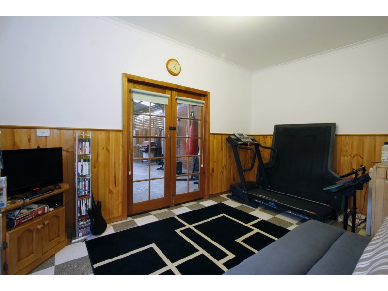 6 Jackson Avenue, Sale VIC 3850