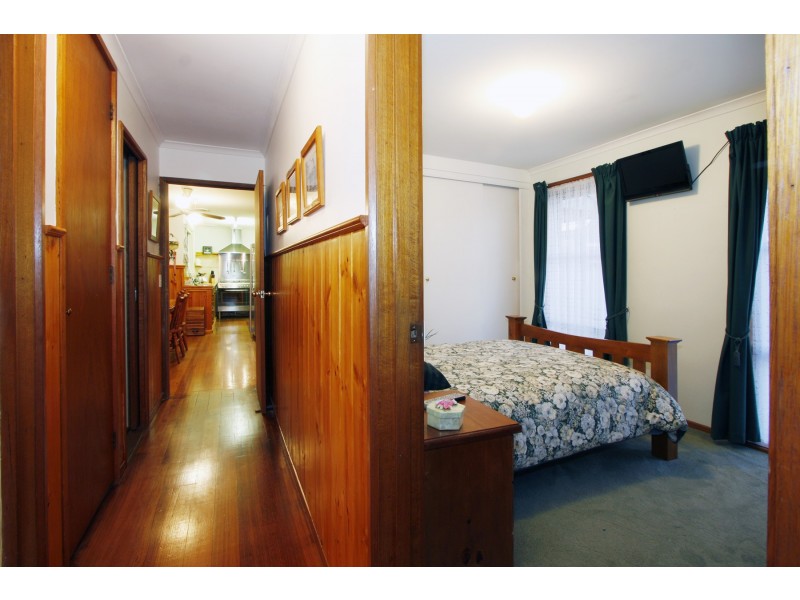 6 Jackson Avenue, Sale VIC 3850