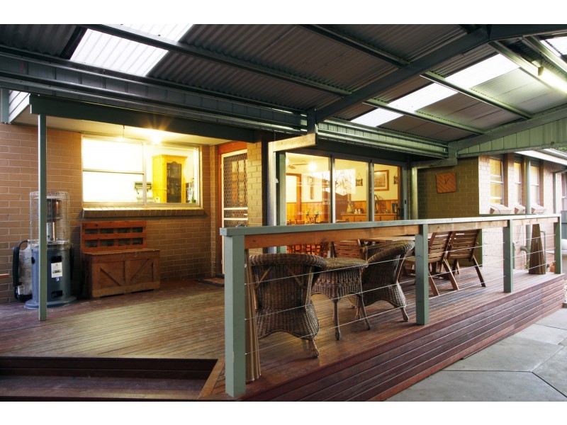 6 Jackson Avenue, Sale VIC 3850