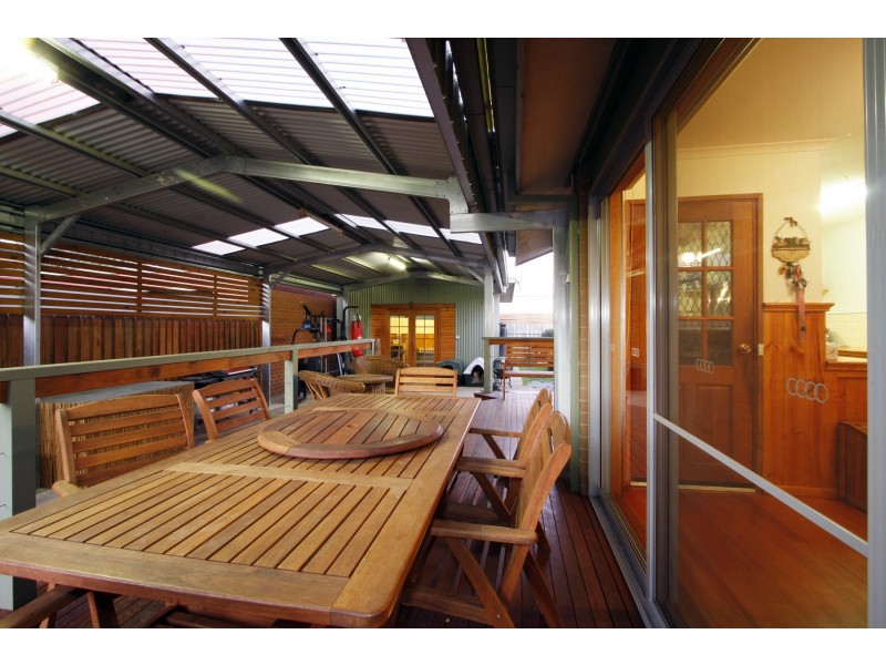 6 Jackson Avenue, Sale VIC 3850